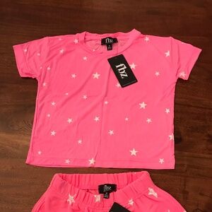 ⭐️FBZ Flowers By Zoe⭐️ NWT Size M Pink T-Shirt with White Stars